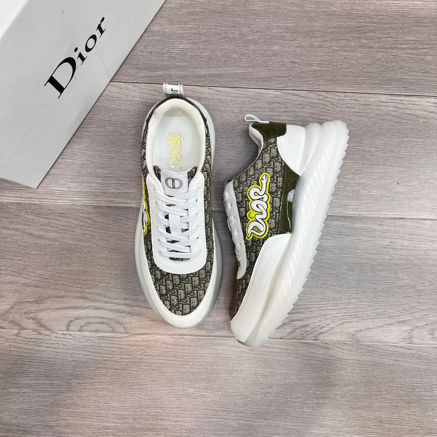 Factory price: 438💰Dior original quality.~ Unique modern style sneakers. 🏃A must-have casual shoe for trendy men😍😍 Imported cowhide fabric, sheepskin foot pads (refuse to discolor and grind feet) soles: Original soles specially provided by the original factory, French lazy style design ⚠️Fit to the feet, original quality, super comfortable original soles. It’s like shooting the real thing🎬The real thing is better, high-quality sneakers, men’s shoe size: 38-44 (45 and 46 can be customized)